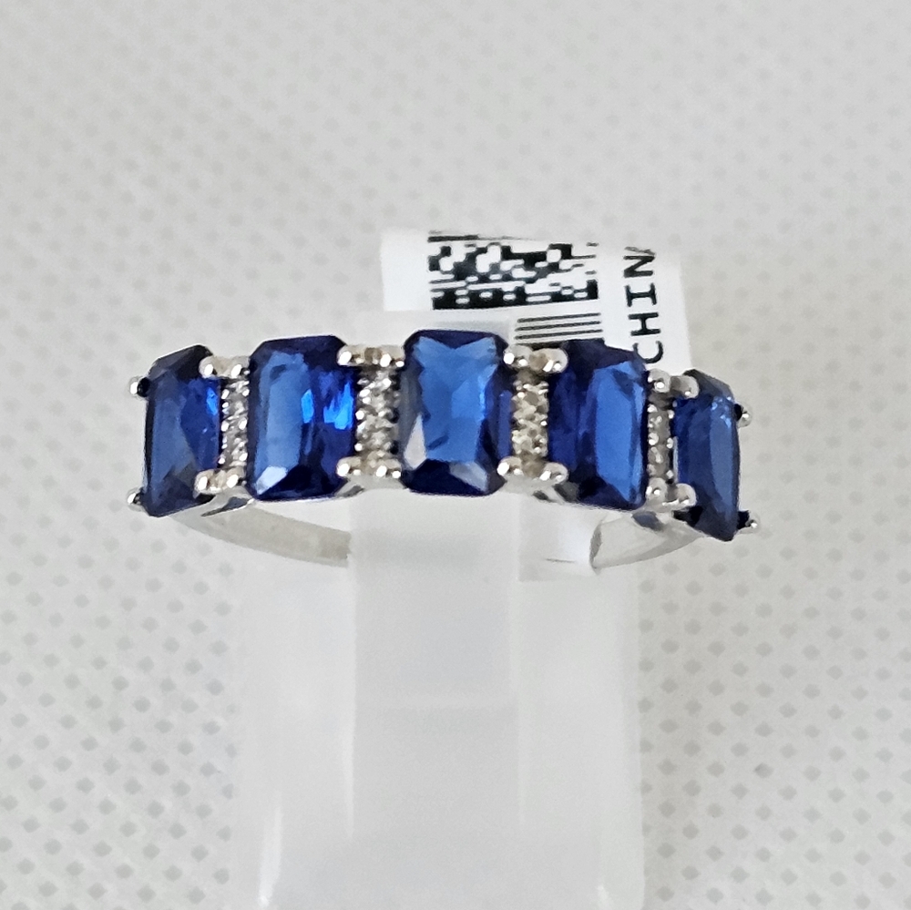 Beautiful Blue Sapphire Ring Sterling Silver Sz 8. New